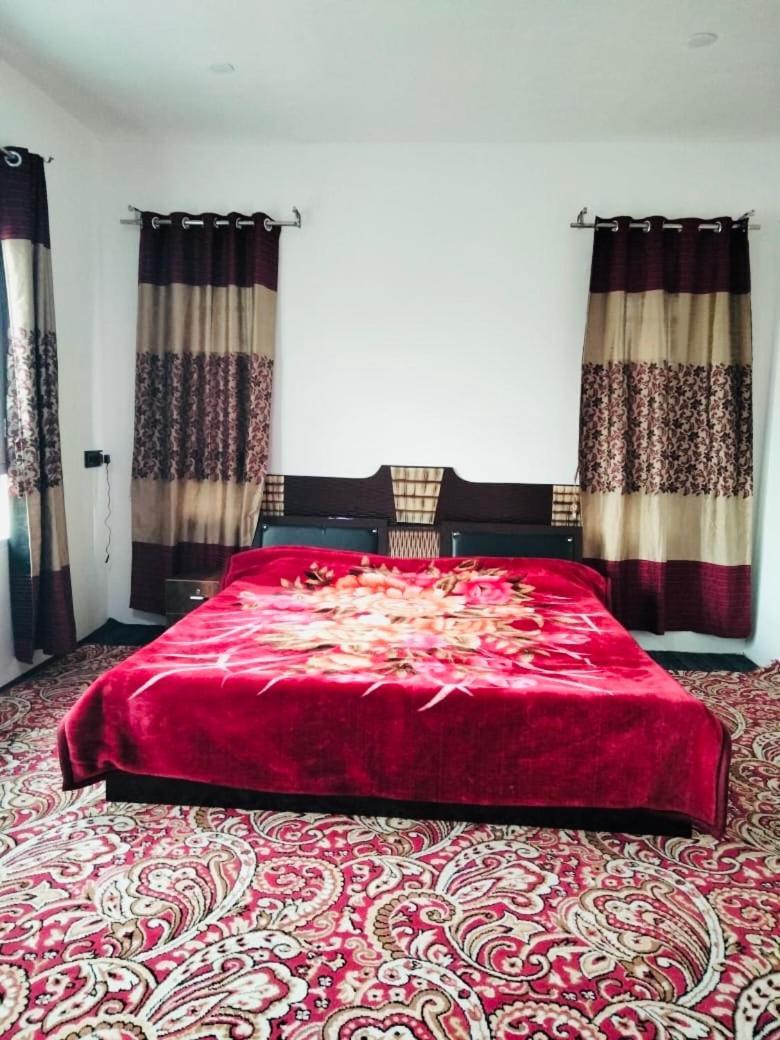 Sunset View Gulmarg Apartment Bagian luar foto